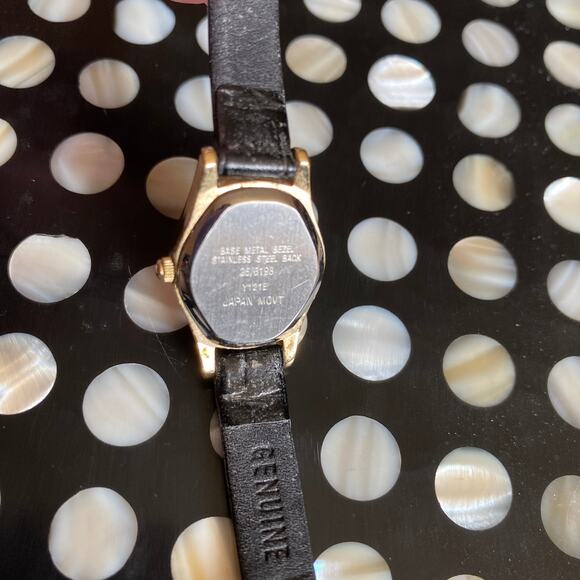 Armitron Diamond Quartz Japan Movement Wristwatch - Picture 3 of 4